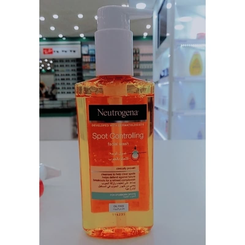 Neutrogena Spot Control Face wash